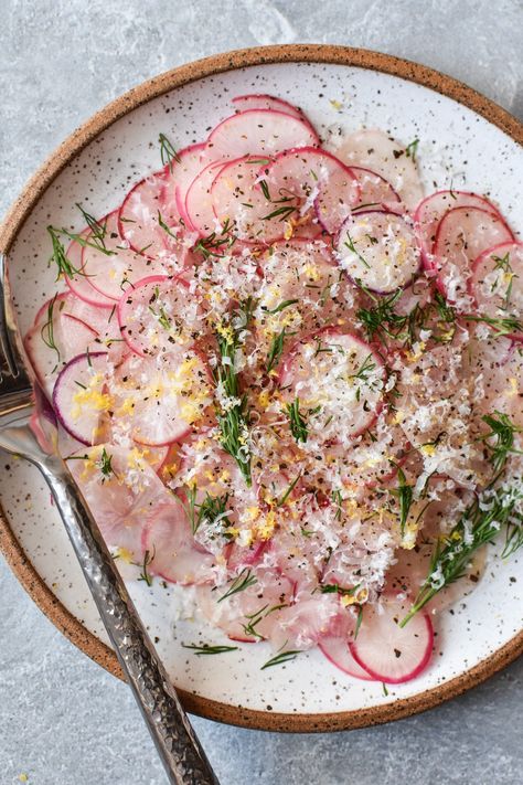 This five ingredient radish salad will be your go-to spring side dish. Try it once and it might be the only way you eat radishes from now on! Amazing Salad Recipes, Spring Side Dishes, Salads Recipes, Radish Recipes, Radish Salad, Broccoli Slaw, Garden Recipes, Radishes, Vegetable Sides