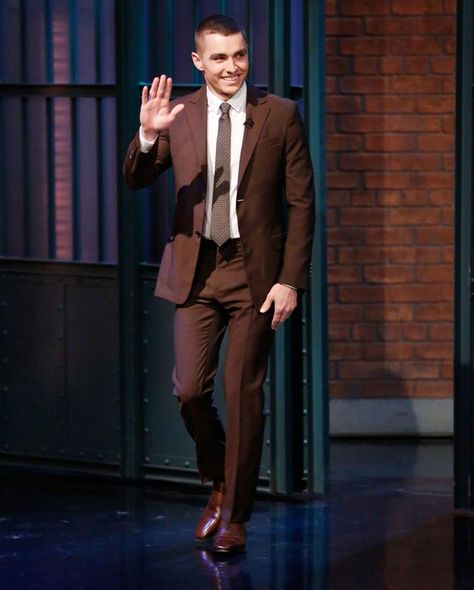 For his appearance on “Late Night,” actor Dave Franco wore a chocolate brown, single-breasted suit. #FerragamoVIP Brown Suits For Men, Suit For Groom, Tuxedo Wedding Suit, Best Dressed Men, Suit Prom, Dapper Outfit, Dave Franco, Elegant Wear, Brown Suit