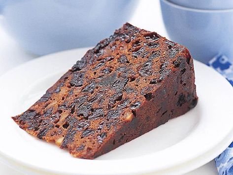 Moist Christmas Cake Recipe, Gluten Free Xmas, Gluten Free Christmas Pudding, Boiled Fruit Cake, Gluten Free Christmas Recipes, Christmas Cake Recipe, Christmas Pudding Recipes, Gluten Free Christmas, Christmas Cake Recipes