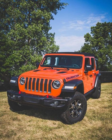 @sereneflame💚 Car Ride Ideas, Orange Jeep Wrangler, Organizing Car, Orange Jeep, Jeep Garage, Jeep Clothing, Adventure Jeep, Jeep Baby, Cars Accessories