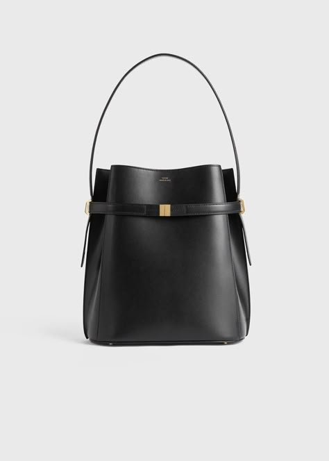 The Belted Bag Trend Is Going to Be Autumn's Most-Important Handbag By Far | Who What Wear UK Toteme Bucket Bag, Toteme Bag, Bison Board, September Style, Bag Campaign, Minimalist Bags, Metallic Leather Bag, Cruise Clothes, Leather Bag Design