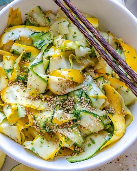 Yellow Squash Salad, Squash Salad Recipes, Zucchini Growing, Salad Zucchini, Marinated Zucchini, Summer Squash Salad, Zucchini Dishes, Liquid Aminos, Zucchini Salad