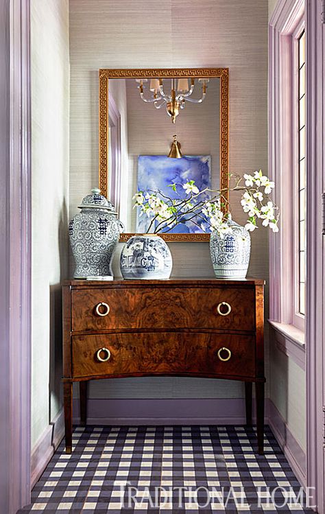 Chinoiserie Chic: The Chinoiserie Foyer Spring Interior Design, Spring Interiors, Small Space Interior Design, Small Entryways, Foyer Decorating, Entryway Storage, Chinoiserie Chic, Small Entryway, A Mirror