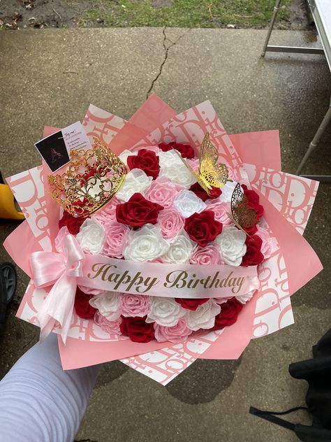 Customizable! Message me!! Gift Card Bouquet, Ribbon Rose Bouquets, Roses Bouquet Gift, Ribbon Flowers Bouquet, Birthday Flowers Bouquet, Luxury Flower Bouquets, Pink Wrapping Paper, Eternal Rose, Birthday Bouquet