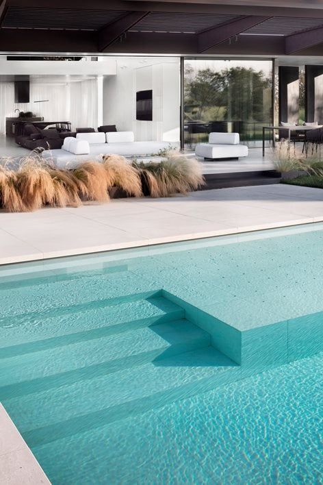 Modern Pool Design, Home Swimming Pool, Pool Material, Pool Design Modern, Swimming Pool Plan, Ideas De Piscina, Backyard Pool Design, Moderne Pools, House Pool