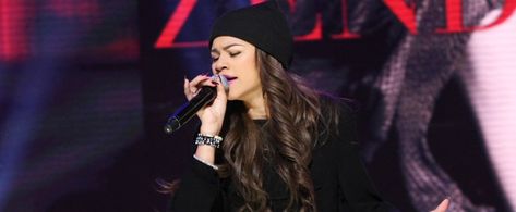 Zendaya Singing, Zendaya With Fans, Zendaya Videos, Euphoria Season 2, Radio Disney, Bet Awards, Singing Voice, Disney Music, The Greatest Showman