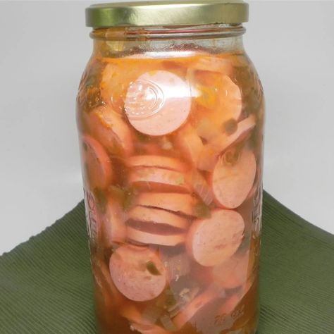 Pickled Bologna Recipe, Pickled Sausage Recipe, Pickled Bologna, Pickled Meat, Pickled Sausage, Quick Pickled Radishes, Bologna Recipes, Pickled Hot Peppers, Pickled Eggs Recipe