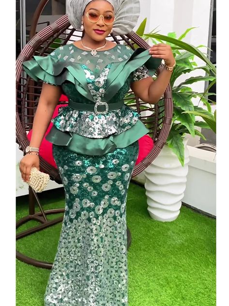 Lace Blouse Styles, Nigerian Wedding Dresses Traditional, Ankara Maxi Dress, Ankara Dress Designs, Nigerian Lace Styles Dress, African Party Dresses, Long African Dresses, Fashion Traditional, Sequin Evening Gowns