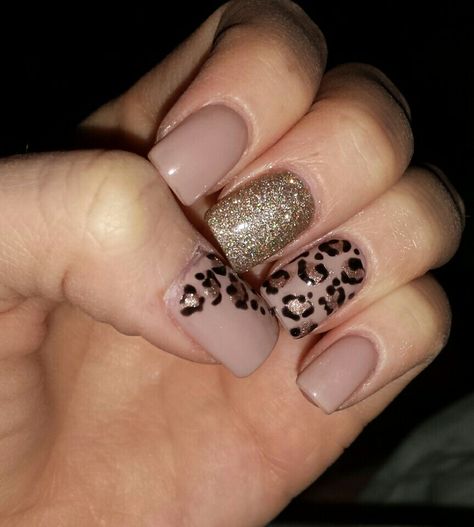 Nude Nails With Leopard Print, Nude Leopard Print Nails, Gold Animal Print Nails, Fall Animal Print Nails, Nude Cheetah Nails, Cheetah Print Nails Fall, Fall Nude Nail Designs, Leopard Print Nails Glitter, Nails Champagne