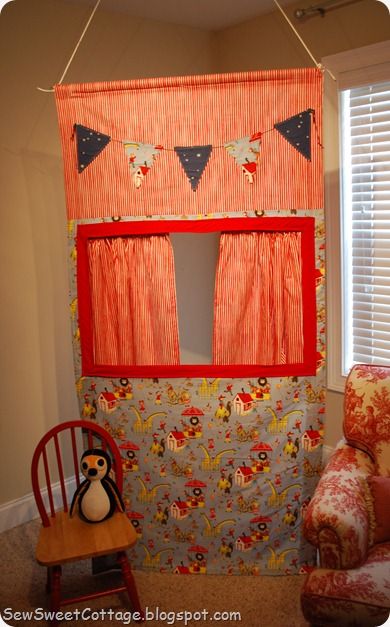 Fabric puppet theater: about 3 1/2 yards of fabric, two dowels, two large eyelets, iron on pellon, two flat wooden rods to reinforce the window, and wonder under for the bunting Fabric Puppet Theater, Boredom Busters For Kids, Puppets Diy, Puppet Theatre, Puppet Theater, Play Tent, Play House, Diy Toys, Projects For Kids