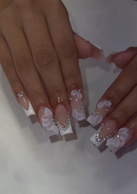 There's a new beauty trend taking over Instagram and it's absolutely stunning. Say hello to "quartz nails". Medium Nail Ideas White, Short Acrylic Nails For Graduation, Quinceañera Nails Short, Grad Nail Ideas White, Nail Ideas Mid Length, New Trend Nails 2024, Dama Nail Ideas, Nail Inspo Quince, Nails Acrylic For Wedding