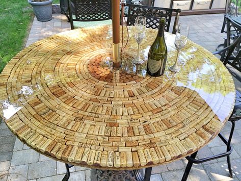 Cork Table, Wine Cork Diy Crafts, Wine Cork Projects, Cork Crafts Diy, Wine Cork Diy, Wine Cork Art, Diy Outdoor Table, Deco Champetre, Cork Projects