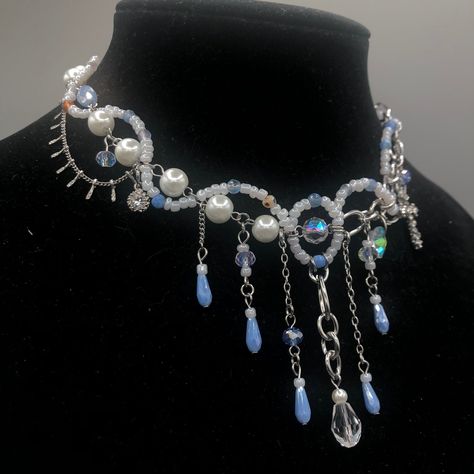 Agate Chandelier, Fantasy Victorian, Gothic Jewelry Diy, Chandelier Necklace, Statement Jewelry Necklace, Beaded Chain Necklace, Halloween Necklace, Trending Necklaces, Gothic Necklace