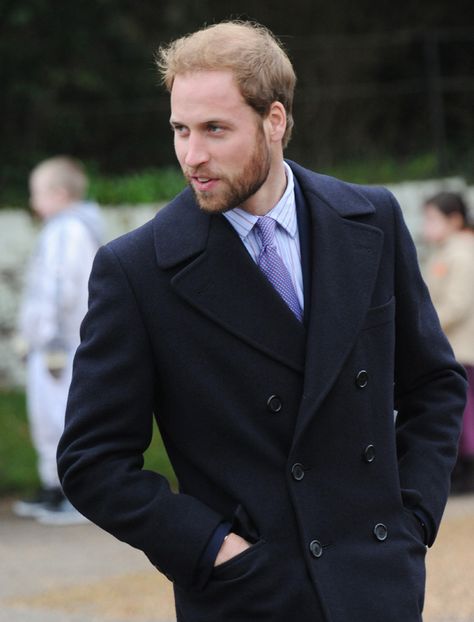 Prince Harry's Beard Is Calling All The Shots #Refinery29 Prince William With Beard, Gabby Hayes, Beard Pictures, Prințesa Diana, Prins William, A Man In A Suit, Pictures Of Prince, Man In A Suit, Principe William