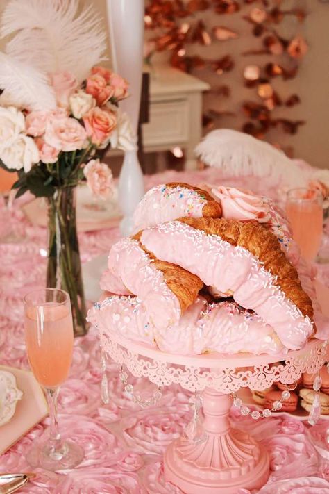 Mary Antoinette Party, Marie Antoinette Tea Party, Marie Antoinette Bridal Shower Ideas, Rococo Tea Party, Marie Antoinette Party Theme, Marie Antoinette Food, Marie Antoinette Birthday Party, Marie Antoinette Aesthetic Party, Marie Antoinette Dinner Party