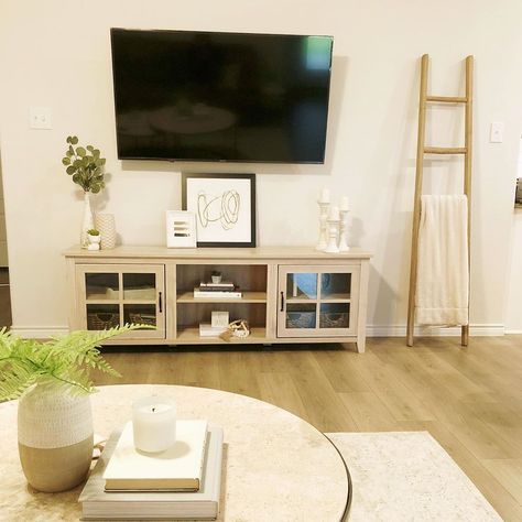 Short Tv Stand Decor, Short Tv Stand, Tv Stand Decor, Set It Up, Tv Stand, I Decided, Flat Screen, Living Room, Tv