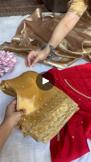 Gold Saree With Red Blouse, Red Colour Saree With Contrast Blouse, Gold Tissue Saree With Contrast Blouse, Red Saree With Contrast Blouse, Red Colour Saree, Red Color Outfits, Silk Blouse Outfit, Colour Outfit, Udit Narayan