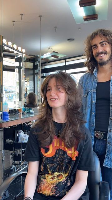 Rock And Roll Haircut Women, Rock And Roll Haircuts For Women, Cool Shag Haircut, Rock Inspired Hairstyles, Shag Rocker Haircut, 80 Shag Haircut, 80s Women Haircut, Rockstar Haircut Straight Hair, Rock Star Shag Haircut