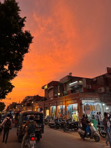 Indian Sky Aesthetic, Indian Aesthetic Places, India Asthetic Pics, Indian City Aesthetic, Selfie Edits, Jaipur Aesthetic, India Pic, Bangalore Days, Square Pic