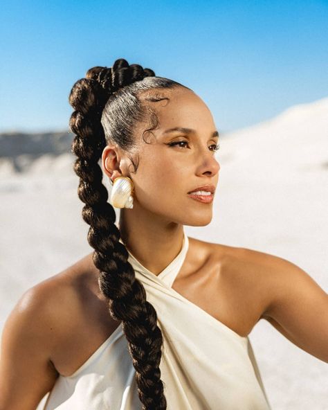 Stay Music Video, Rihanna Kanye West, Alicia Keys Style, Alicia Keys Braids, Music Essentials, Hip Hop Playlist, Pop Playlist, Empire State Of Mind, My Boo