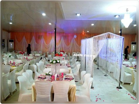 Pictures Of Lovely Wedding Reception Decorations And Cakes - Events - Nigeria Nigeria Wedding Reception Decorations, Event Planning Pictures, Event Planning Proposal, Event Planning Printables, Event Planning Business Cards, Hall Decoration, Nigeria Wedding, Event Planning Decorations, Wedding Hall Decorations