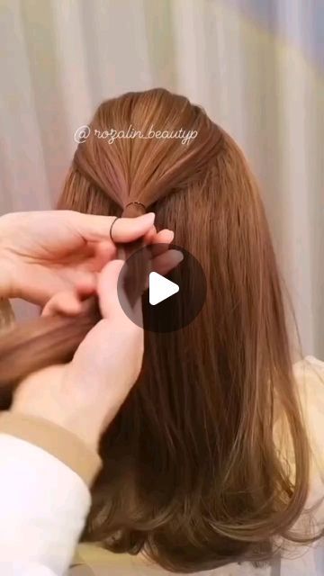 Diana Manurung on Instagram: "Bridalstyle #dianaShalon #dianaMakeUp #makeup" T Shirt Hairstyles, Tshirt Hairstyle, Hair Styles For Long Hair Length, Bear Korean, Vintage Hairstyle, Girl Hair Dos, Easy Hairdos, Fesyen Rambut, Tutorial Ideas