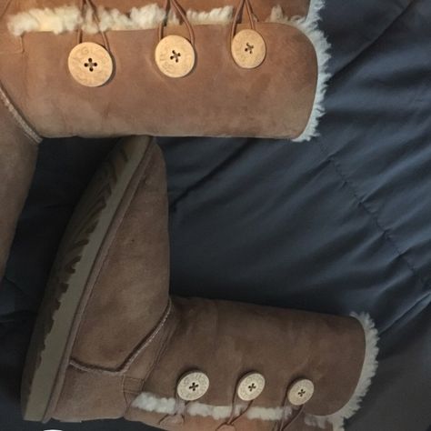 Ugg 'Bailey Button Triplet Ii' Boot In Chestnut Suede Size: Us 7 Uk 5.5 Worn But In Pretty Good Condition Originally Bought For $260. Will Accept Offers :))) Ugg Bailey, Shoes Ugg, Womens Uggs, Ugg Shoes, Pretty Good, Chestnut, Rain Boots, Size 7, Boots