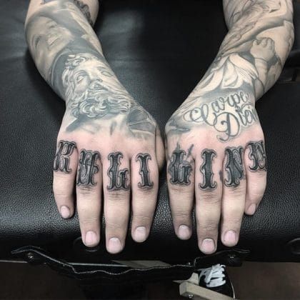 88 Badass Knuckle Tattoos That Look Powerful Knuckle Tattoo Ideas, Knuckles Tattoo, Knuckle Tattoo, Herren Hand Tattoos, Wörter Tattoos, Tattoo Ideas Males, Rose Tattoo Meaning, Knuckle Tattoos, Female Tattoos