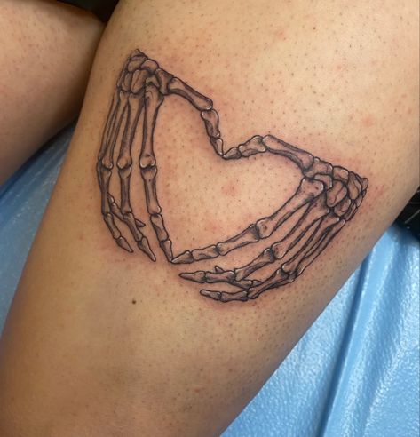 #skeletonhandtattoo #hearttattoo Heart Hand Tattoo, Hand Heart Tattoo, Skeleton Hand Tattoos, Simple Rose Tattoo, Hand Tattoo Ideas, Berlin Tattoo, Tattoo Design For Hand, Skull Hand Tattoo, Skeleton Tattoo