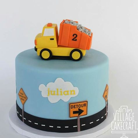 Construction car cake Cake Car, Construction Birthday Cake, Toddler Birthday Cakes, Truck Birthday Cakes, Baby Boy Birthday Cake, Construction Birthday Invitations, Dump Truck Birthday, Cars Birthday Cake, Construction Cake