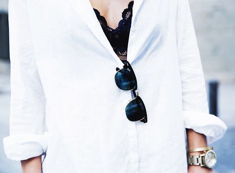 White button down, black lace bra, and sunglasses Street Style Jewelry, White Button Down, Black Bra, Inspired Outfits, Soft Grunge, Looks Style, Lace Bra, Who What Wear, White Shirt