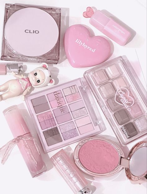 K Beauty Aesthetic, Wonyoungism Pictures, K Beauty Makeup Products, Makeup Pink Aesthetic, Girly Products, Cute Cosmetics, Olive Young, Fancy Makeup, Pink Makeup