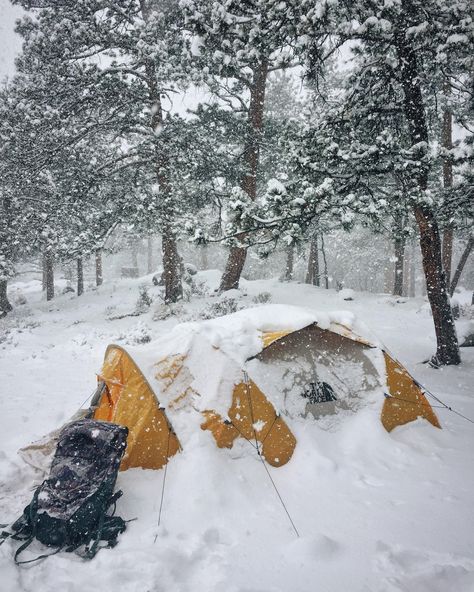 Winter Camping Hacks - Want more information and details? Click to visit for more tips. Camping In The Snow, Winter Camping Aesthetic, Camping Cold Weather, Camping Trip Checklist, Dyatlov Pass, Cold Camping, Camping Projects, Snow Camping, Vintage Hiking