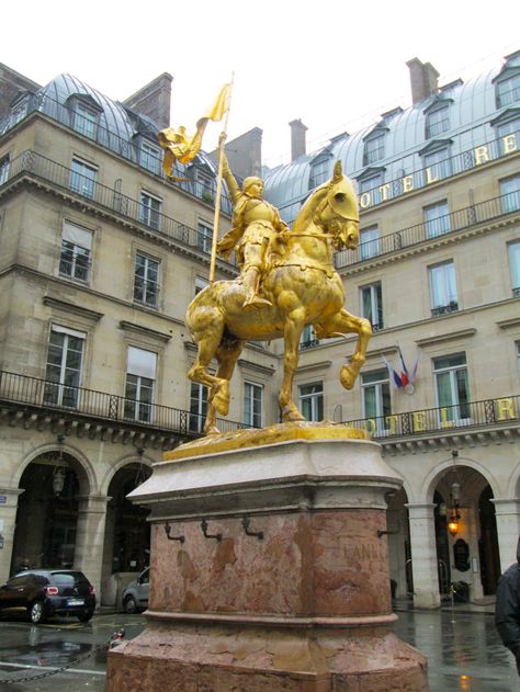 Joan of Arc in front of Hotel Regina in Paris, France Hotel Regina Paris, Joan Of Arc Statue, Hotel Sculpture, Paris Summer, Joan Of Arc, Louvre Paris, Bad Idea, Paris Hotels, Beach Themed