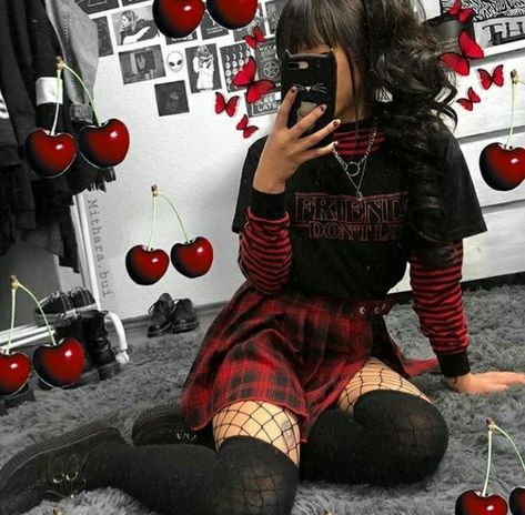 egirl, egirl style, cherry, cherry bomb, red, black, white, stranger things, grunge Skirt Grunge, Indie Outfits Alternative Fashion, Outfits Skirts, Vestiti Edgy, Egirl Fashion, Mode Emo, Mode Grunge, Alt Outfits, Aesthetic Grunge Outfit