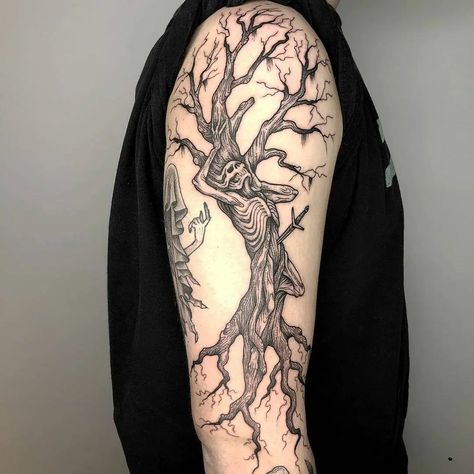 Skeleton Tree Drawing, Wispy Tree Tattoo, Tree Body Tattoo, Tree Skeleton Tattoo, Tattoo Tree Ideas, Witch Tree Tattoo, Detailed Tree Tattoo, Trippy Tree Tattoo, Whimsigoth Tattoo Sleeve