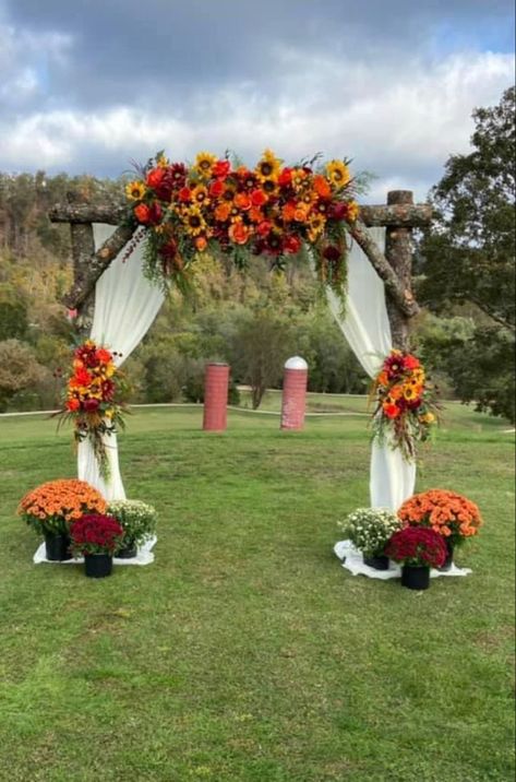 Outdoor Wedding Cheap, Beautiful Wedding Arches, Fall Themed Wedding Arch, Wedding Ideas On A Budget Fall, Fall Halloween Wedding Ideas, Orange And Red Wedding Theme, Fall Wedding Alter Decor, Fall Wedding Palette Colour Schemes, Rustic Arches For Weddings