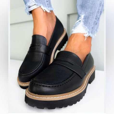 New Nordstrom Penny Black Penny Loafers 1 In Platform 1.5 Lug Sole Cushioned Insole Size 5.5 Inventory: B.41 Styling Loafers Women, Black Penny Loafers, Nordstrom Shoes, Loafer Shoes Women, Platform Loafers, Loafers Shoes, Black Loafers, Penny Black, Lug Sole