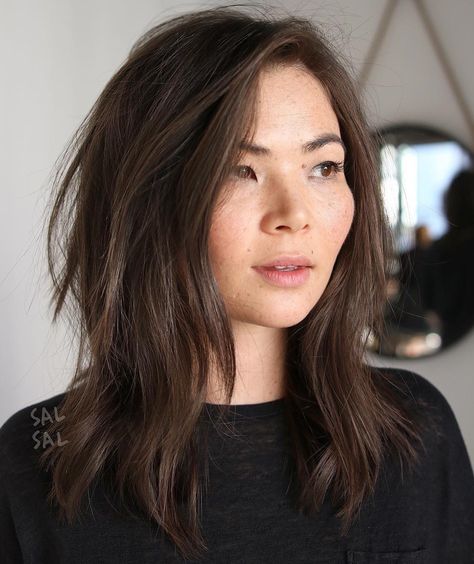 Medium Asian Shag for Round Faces Hairstyle For Chubby Face, Flattering Hairstyles, Fesyen Rambut, Medium Layered Haircuts, Round Face Haircuts, Penteado Cabelo Curto, Round Faces, Asian Hair, Hairstyles For Round Faces