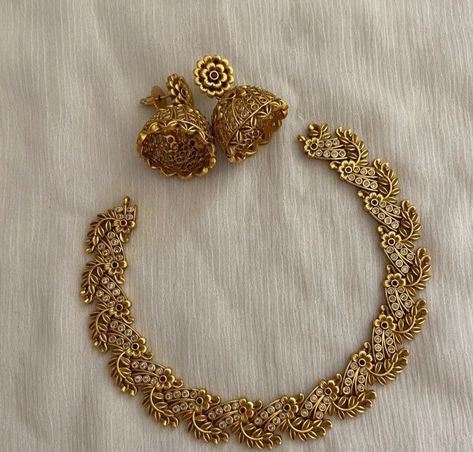 Latest Model Gold Necklace, Kitty Set Gold Jewellery Design, Kitty Set Gold, Choker Necklace Designs Gold Indian, Necklace Designs Gold Indian, Latest Gold Necklace Designs, Necklace Designs Gold, Latest Gold Necklace, Faiza Saqlain