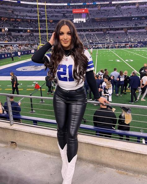 Ciara Football Game Outfits, Winter Game Day Outfit Football Nfl, Cute Dallas Cowboys Game Outfit, Nfl Gf Outfits, Jersey And Boots Outfit Football, Football Jersey And Cowboy Boots Outfit, Nfl Wives Game Day Outfit, Cute Football Outfits For Women Summer, Texans Football Game Outfit