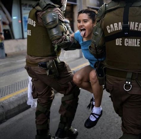 Womens Protest, Photographie Art Corps, Powerful Pictures, Economic Model, Brazil Women, Polish Women, Braut Make-up, Powerful Images, Women’s Rights