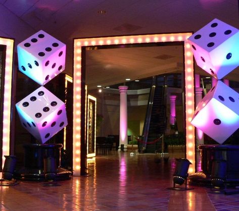 Tema Vegas, Casino Royale Party Theme, Harley 48, 007 Casino Royale, Party Theme Ideas, Casino Theme Party Decorations, Casino Movie, Vegas Theme, Casino Party Decorations