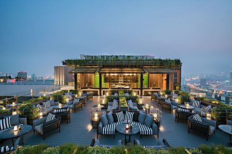 Rooftop Bar Design Lounges, Rooftop Lounge Bar, Rooftop Bar Design, Roof Top Cafe, Rooftop Restaurant Design, Restaurant Exterior Design, Outdoor Restaurant Design, Restaurant Exterior, مركز ثقافي