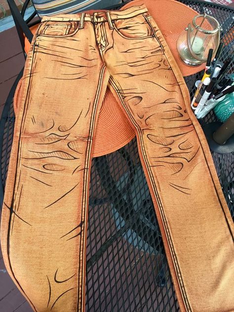 cel shaded pants by labinnak and mangoloo cosplay 3 These Shaded Pants Look Pretty Cool! Shade Clothing, Diy Vetement, Diy Clothes Design, Custom Jeans, Painted Jeans, Cosplay Diy, Painted Denim, Creation Couture, Painted Clothes