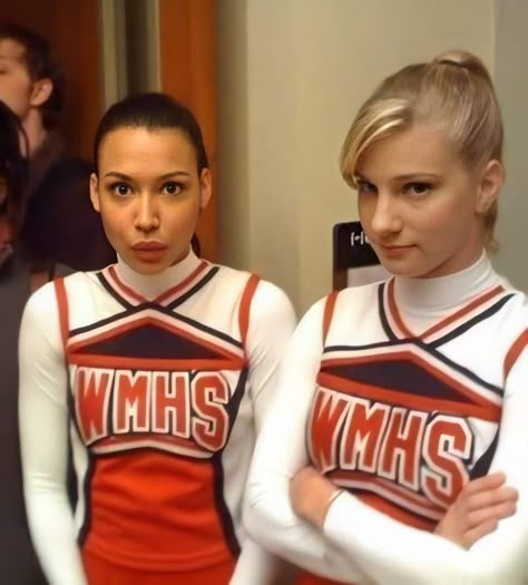 Glee Behind The Scenes, Glee Santana And Brittany, Will Schuester, Glee Rares, Glee Bts, Santana And Brittany, Glee Santana, Glee Funny, Brittany And Santana