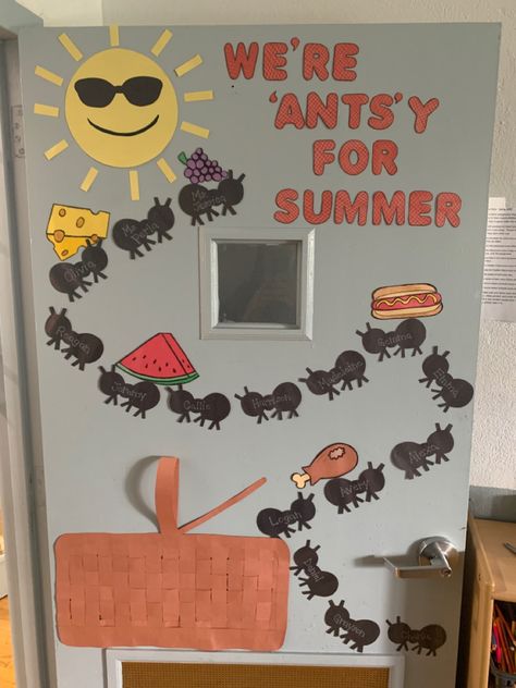 May Window Display Ideas Preschool, Summer Classroom Doors Daycare, May Themed Classroom Door Ideas, June Door Ideas For Daycare, Summer Bulliten Board Ideas Easy, June Preschool Door Ideas, Summer Theme Door Preschool, June Door Decorations Preschool, Summer Bulletin Boards For Daycare Easy