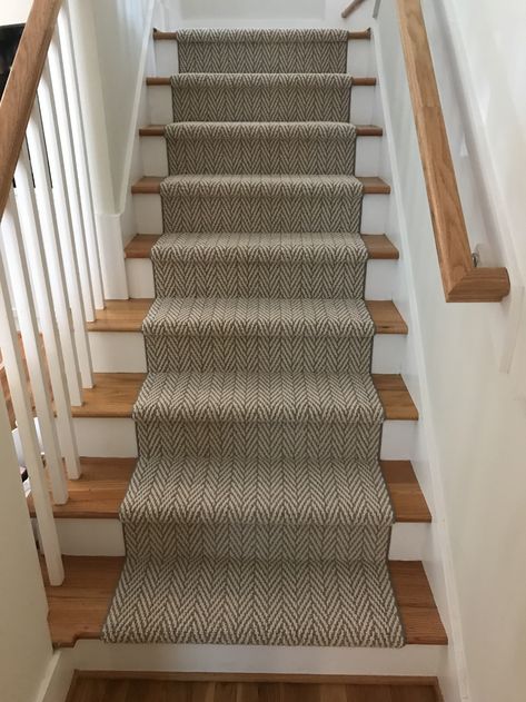 Stair Runners Light Wood, Stair Runner Oak Stairs, Wooden Stairs With Carpet Runner, Wood Stairs With Runner, Wood Stairs With Carpet Runner, Runner Pictures, Herringbone Carpet, Stair Carpets, Cottage Stairs