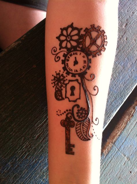 Steampunk inspired henna tattoo. Temporary body art. www.facebook.com/RitualismHenna Design Steampunk Birthday, Hannah Tattoo, Cool Henna, Cool Henna Designs, Strawberry Drawing, Cute Henna Tattoos, Henna Style Tattoos, Henna Inspired Tattoos, Cute Henna