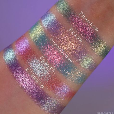 Iridescent Eyeshadow Palette, Multichrome Eyeshadow Looks, Iridescent Eyeshadow, Multichrome Eyeshadow, Sparkle Eyeshadow, Skin Tone Makeup, Holographic Makeup, Galaxy Makeup, Eye Makeup Palette